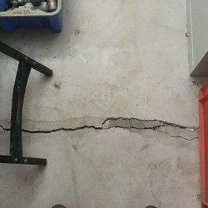 Risse im Fussboden